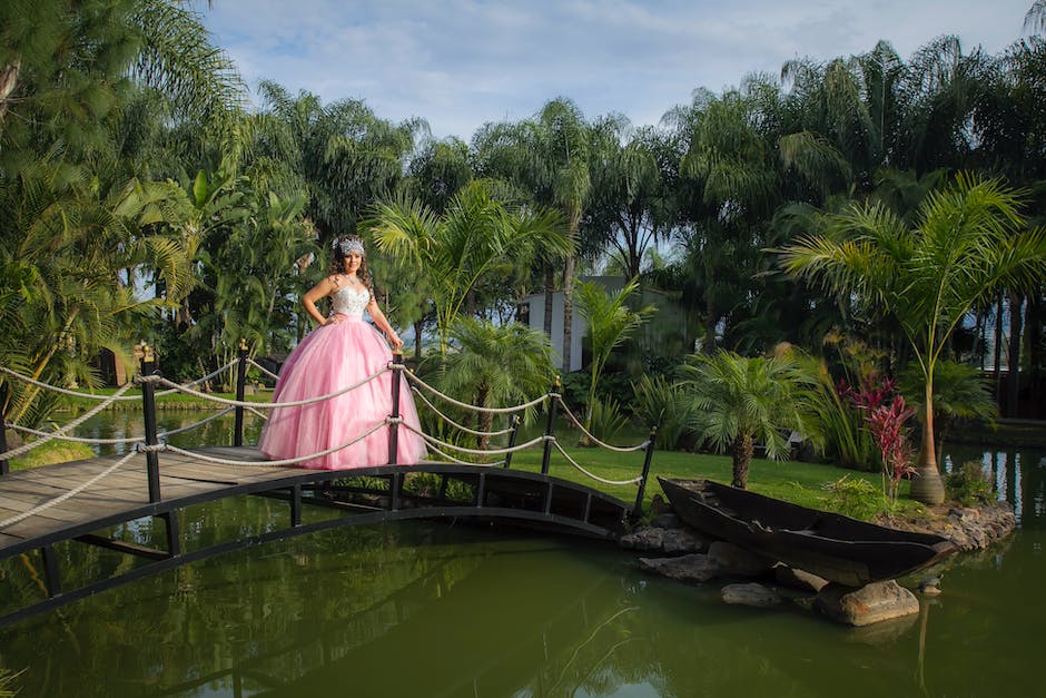 Sage Green Quinceañera Dresses: Traditional vs. Modern Styles